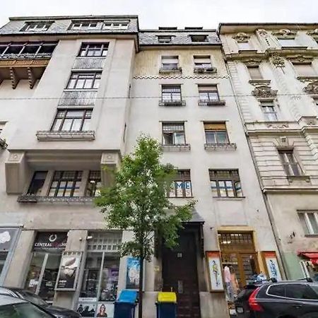 Appartamento Studio Apartman Budapest Sziveben Esterno foto